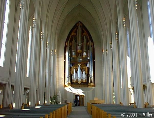 Inside Hallgrmskirkja  1998 Jim Miller - Olympus D-220L