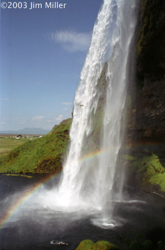 Seljalandsfoss Profile 2003 Jim Miller - Canon Elan 7e, CanonEF 28mm f2.8, Fuji Superia 100