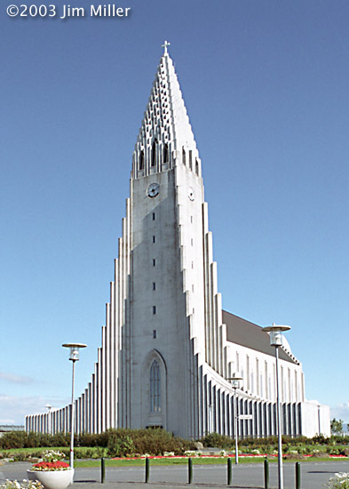 Hallgrmskirkja 2003 Jim Miller - Canon Elan 7e, Canon 28mm f2.8, Fuji Superia 100