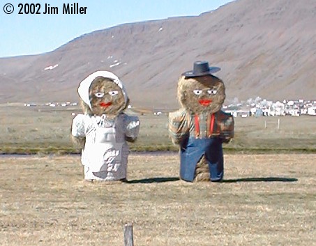 Straw Statues 1999 Jim Miller - Olympus D-370